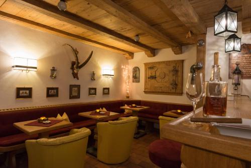 Mountain Smoke Gallery – Chasté Tarasp Bar