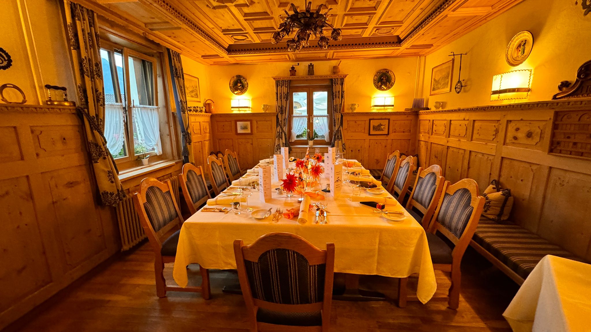 Mountain Smoke Gallery – Chasté Tarasp (Jährliches Club Essen immer der Hammer!!!)